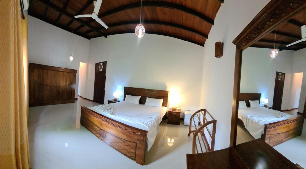 Golden Relax Villa With Pool, Restaurant & European Service Eramudugaha Exterior photo