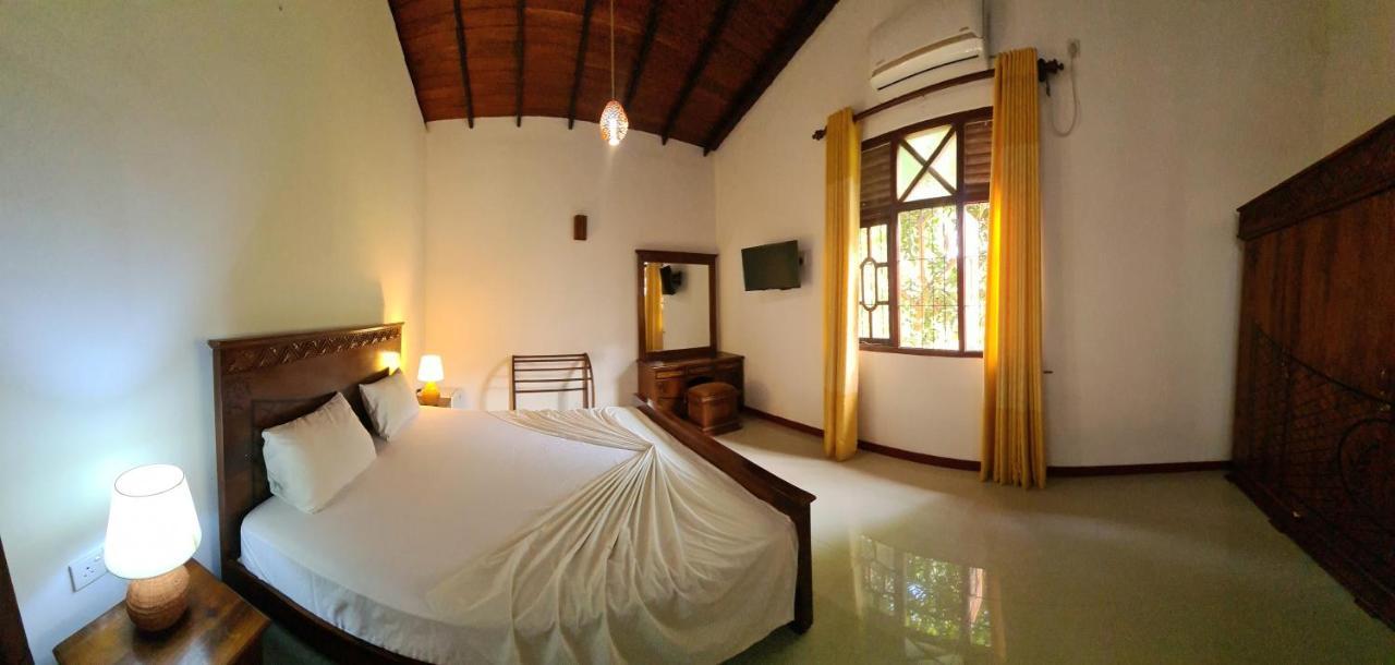 Golden Relax Villa With Pool, Restaurant & European Service Eramudugaha Exterior photo