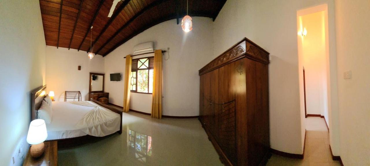 Golden Relax Villa With Pool, Restaurant & European Service Eramudugaha Exterior photo